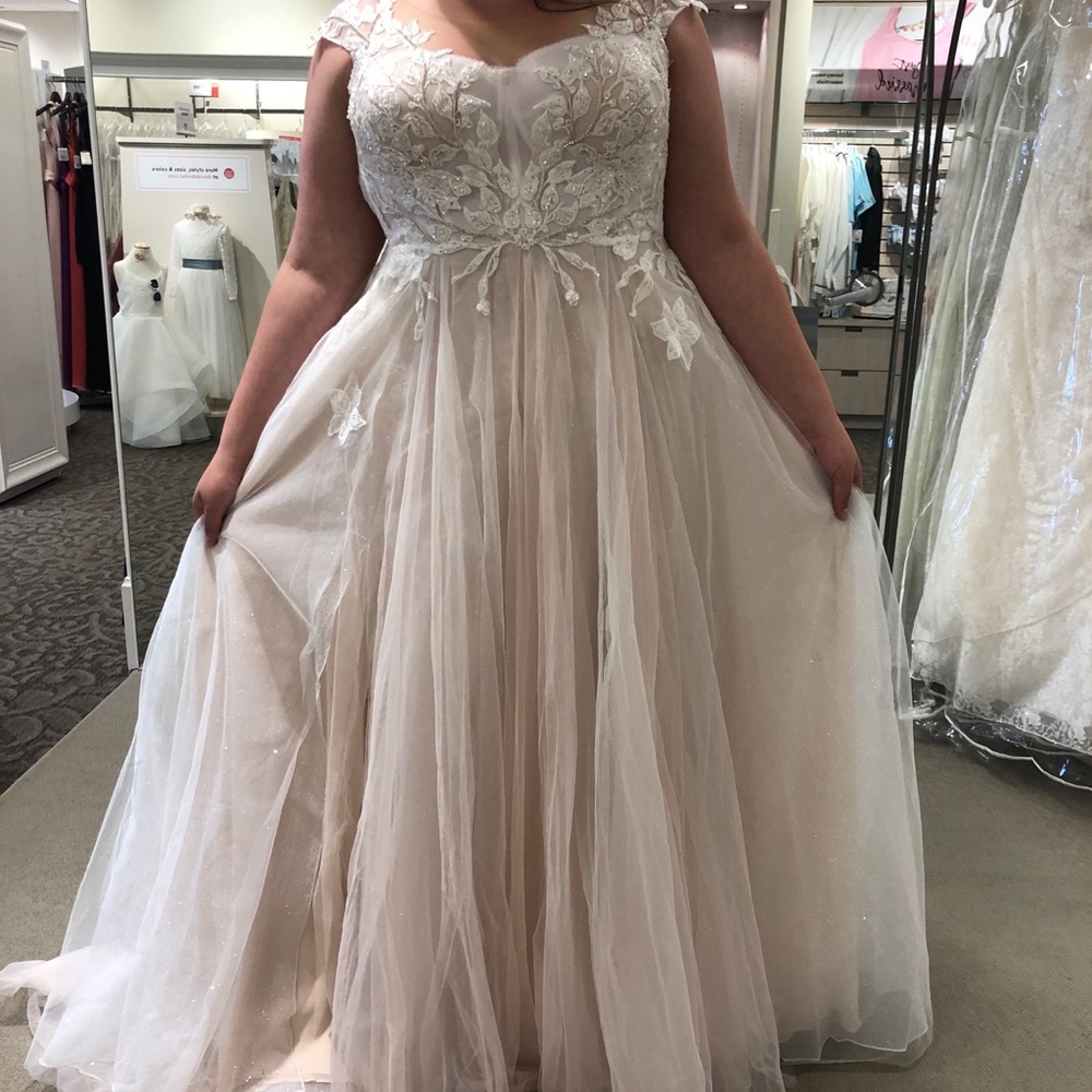 Blush Galina Signature wedding dress in 18W